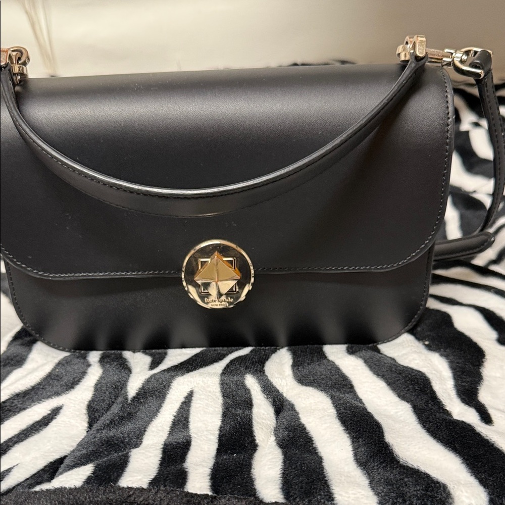 Kate Spade Elegant Black Leather Shoulder Bag
